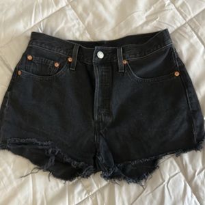Women’s Levi’s 501 black shorts